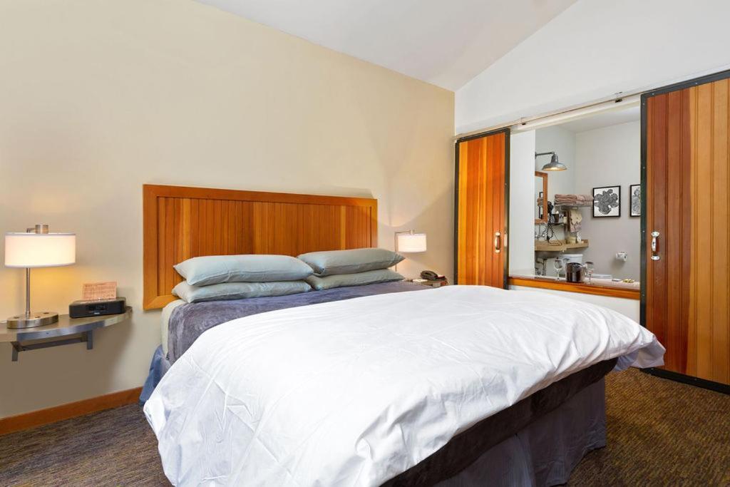 Costanoa Hotel 3*